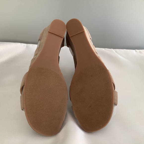 NWT Isaac Mizrahi Leather Taupe Sandals 8M - Picture 4 of 8